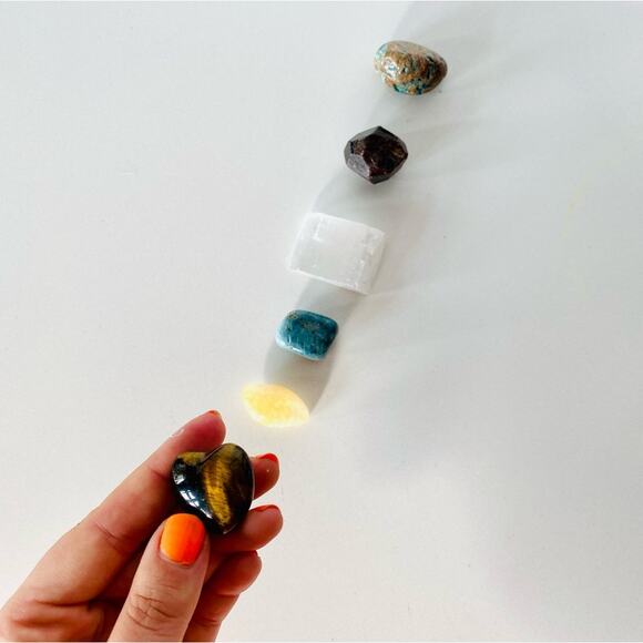 NEW Natural Crystal Set Worry Touch Stone Pocket Gemstone Meditation Mantra Zen - Picture 1 of 4